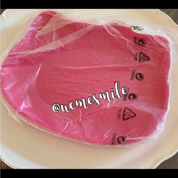 Tupperware Sanrio Baby Hello Kitty Sippy Cup/ Plate Set - Picture 7 of 7